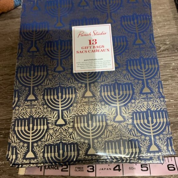 Punch Studio Chanukah gift bags ( set of 13) - Picture 4 of 5
